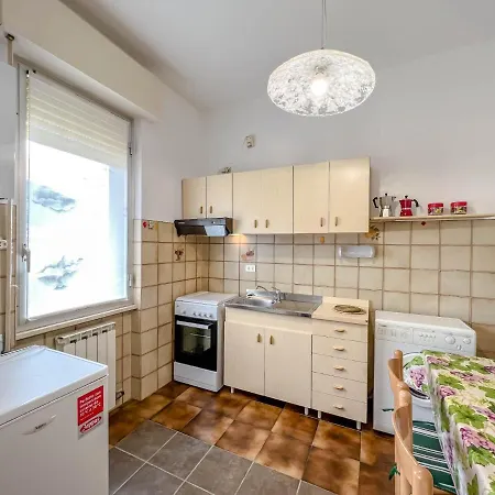 Апартаменты Bilocale Zona Corte Di Mare Варацце